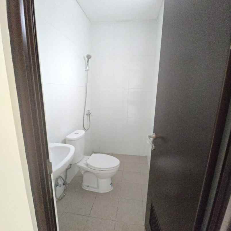 dijual rumah cluster yarra essence jgc