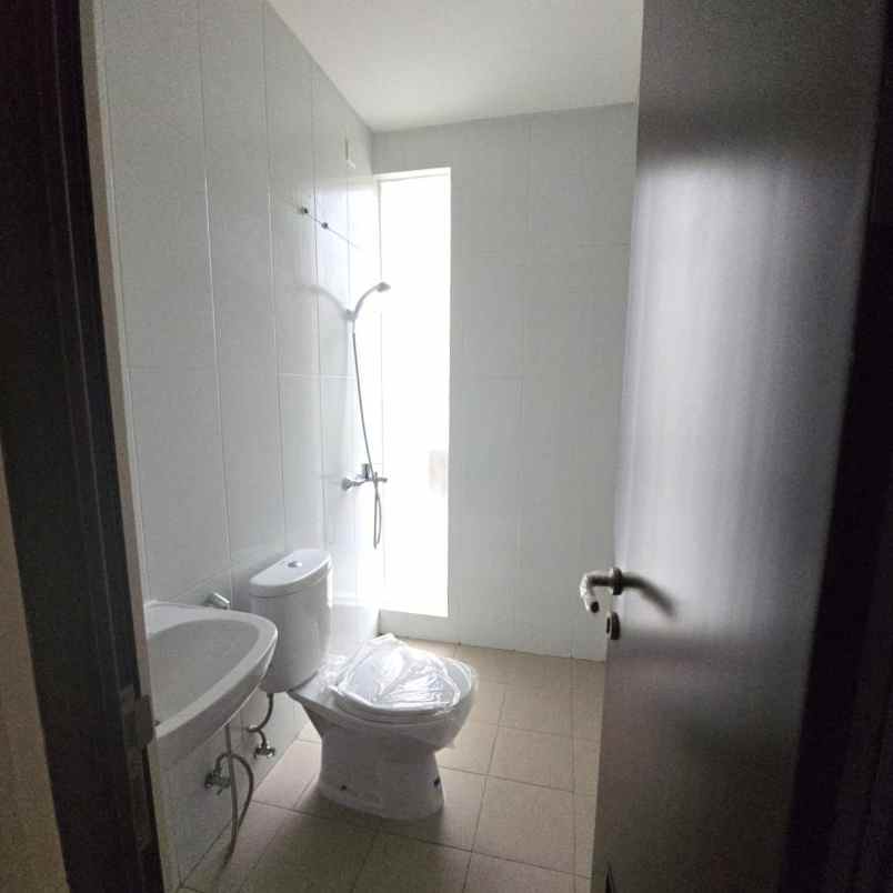 dijual rumah cluster yarra essence jgc