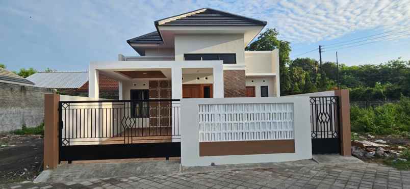 dijual rumah dalam cluster maguwo dekat ringroad utara