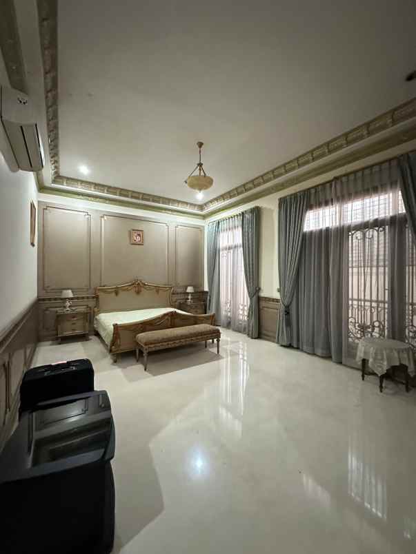 dijual rumah dalam komplek aman 24 jam di pulomas