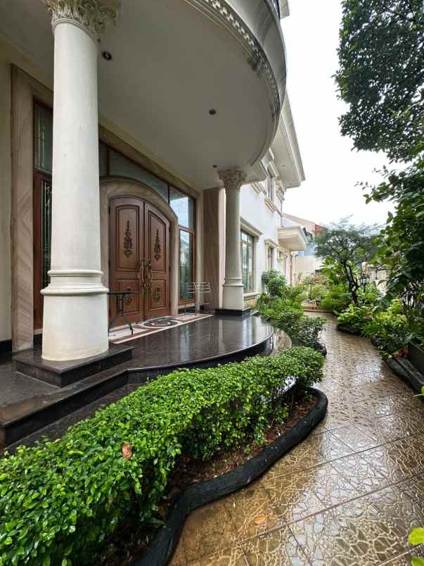 dijual rumah dalam komplek aman 24 jam di pulomas