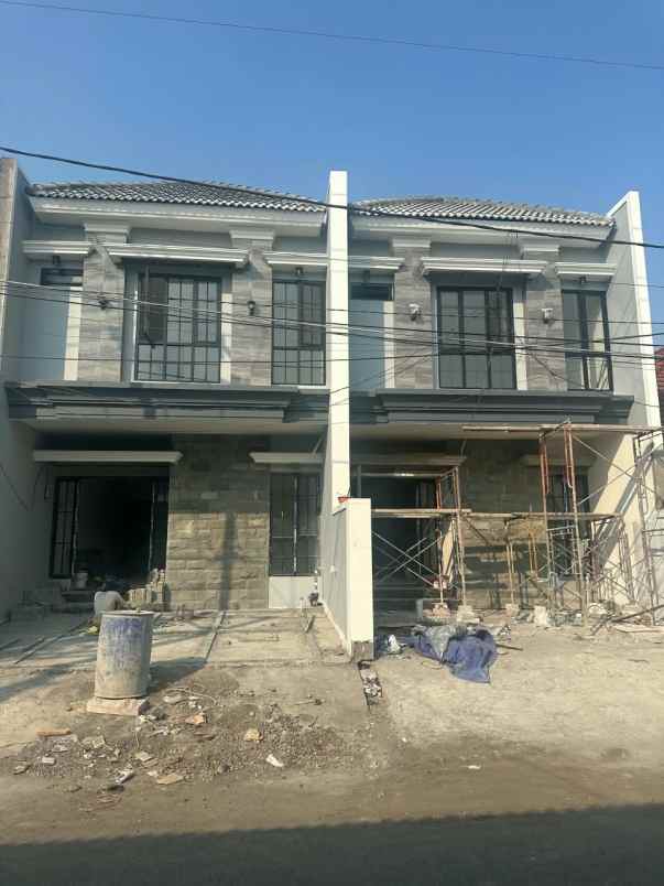 dijual rumah darmo