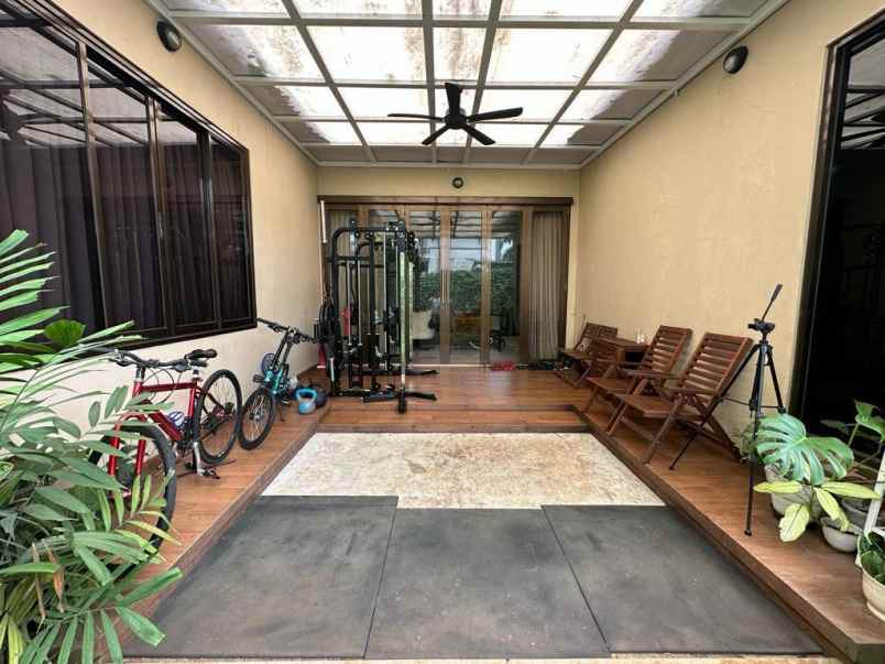 dijual rumah de latinos bsd cluster