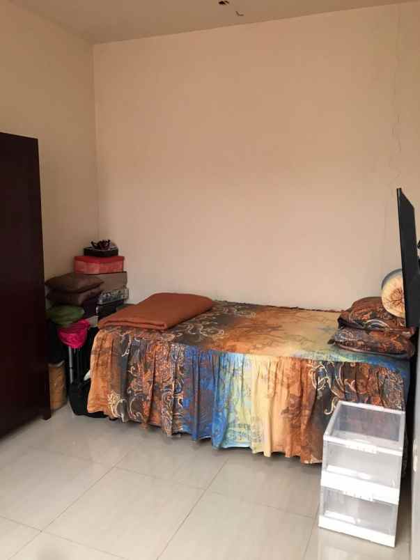 dijual rumah de latinos bsd cluster