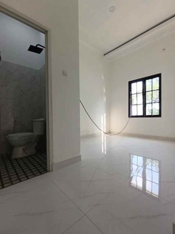dijual rumah dekat alun alun kota depok
