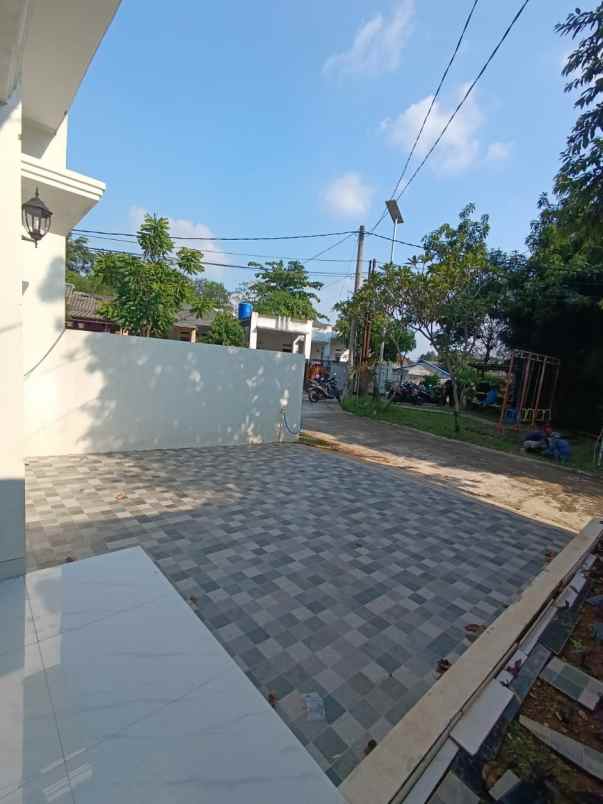 dijual rumah dekat alun alun kota depok