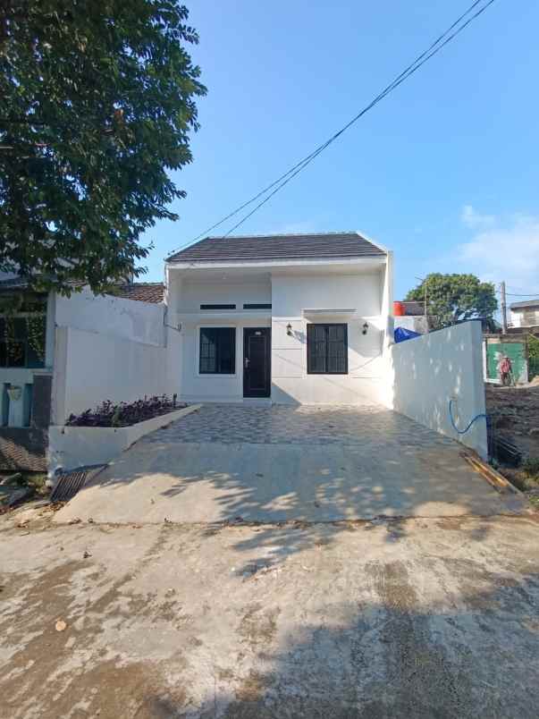 dijual rumah dekat alun alun kota depok