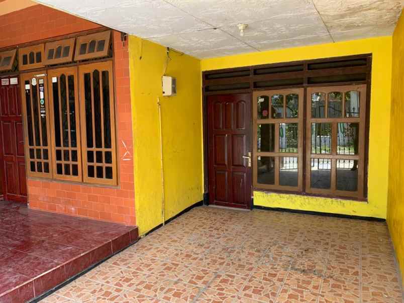 dijual rumah dekat kampus jember jl mastrip