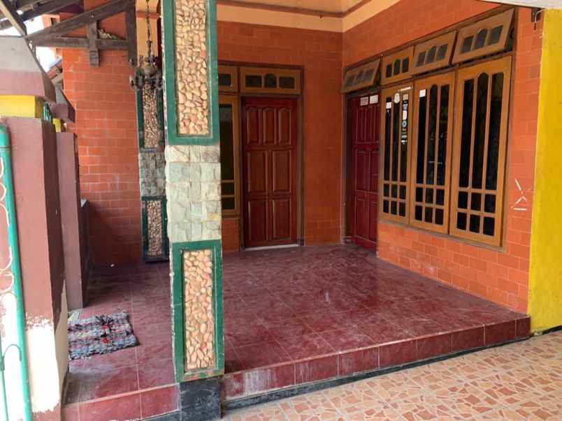 dijual rumah dekat kampus jember jl mastrip