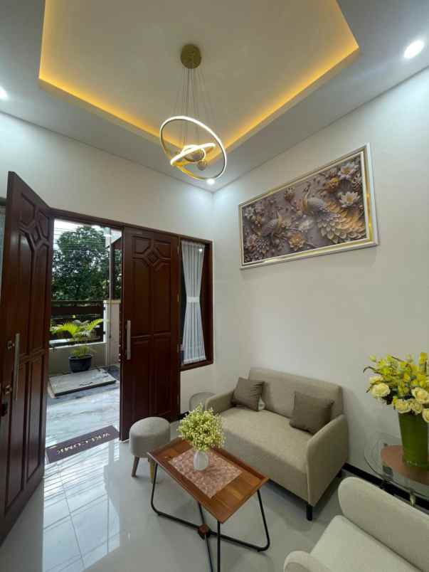 dijual rumah dharmahusada permai