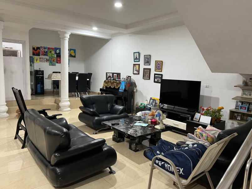 dijual rumah di daerah kelapa gading