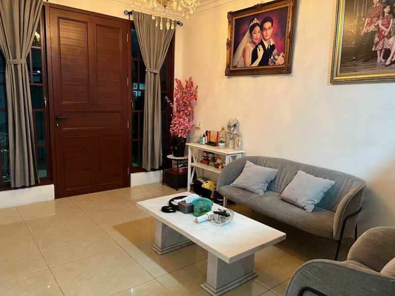 dijual rumah di daerah kelapa gading