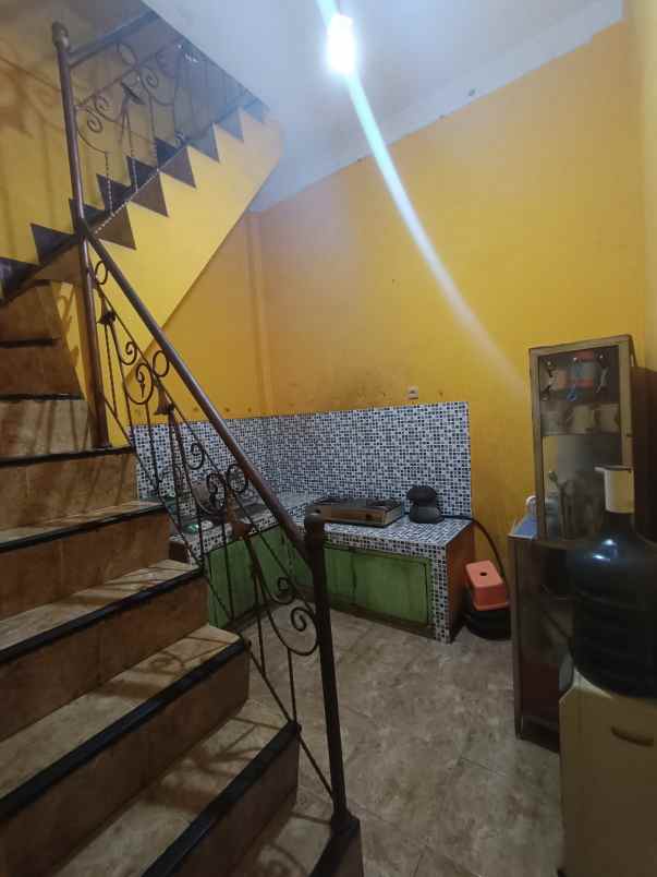 dijual rumah di dearah pondok ungu permai