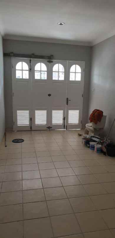 dijual rumah di legenda wisata cibubur