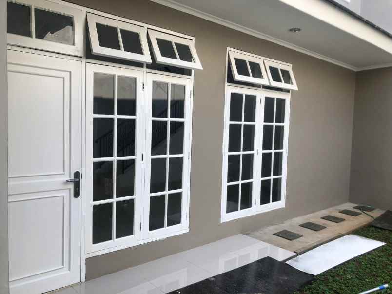 dijual rumah di legenda wisata cibubur