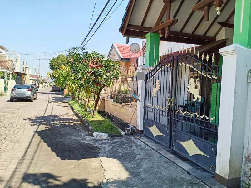 dijual rumah di nirwana eksekutif blok bb siap huni