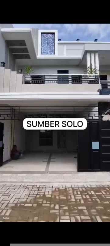 dijual rumah di sumber solo
