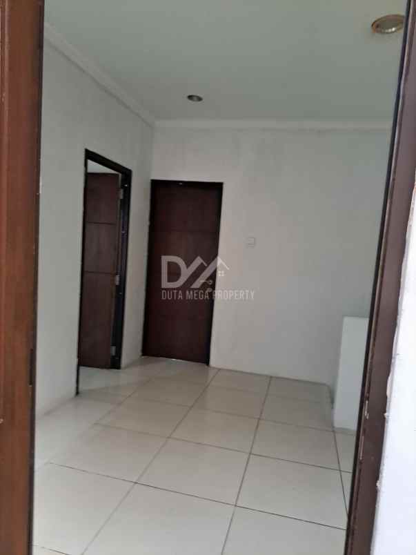 dijual rumah di villa melati mas