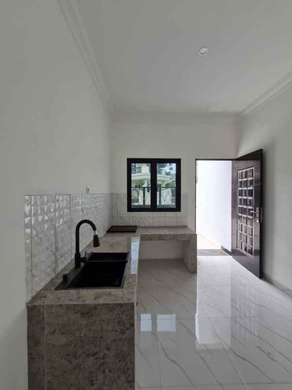 dijual rumah duren sawit jaktim