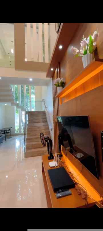 dijual rumah gagak sipat