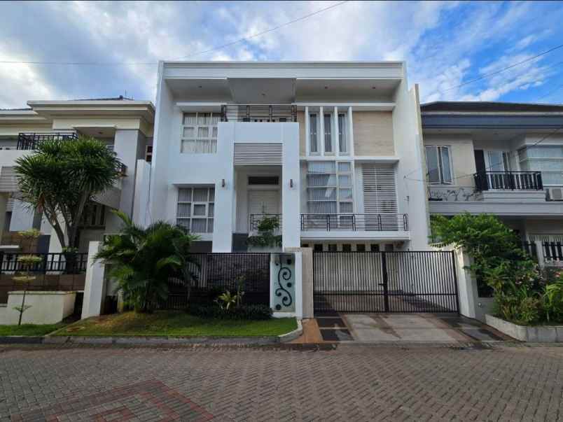 dijual rumah galaxy bumi permai