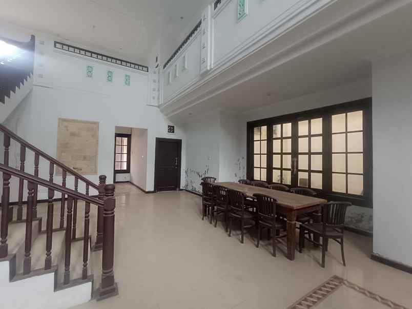 dijual rumah gatsu timur