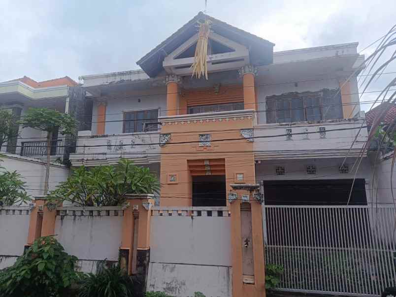 dijual rumah gatsu timur