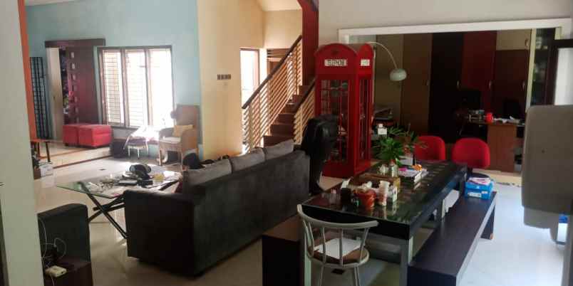 dijual rumah gayungsari barat