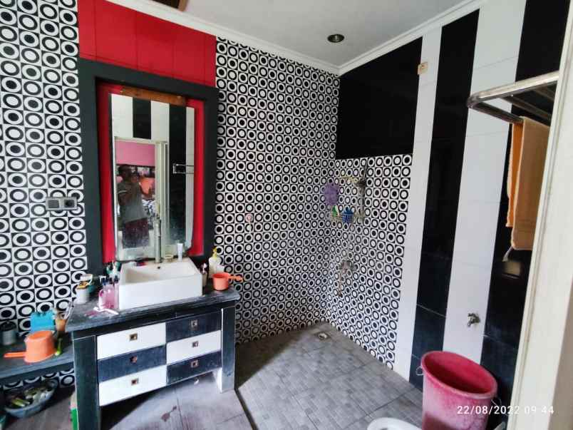 dijual rumah gayungsari barat