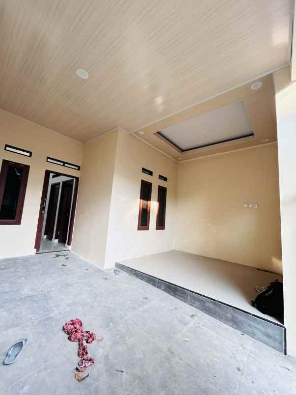 dijual rumah graha citalang permai
