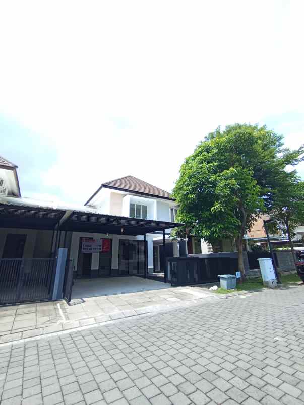 dijual rumah graha natura