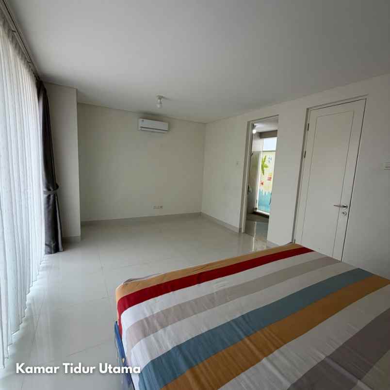 dijual rumah grand pakuwon