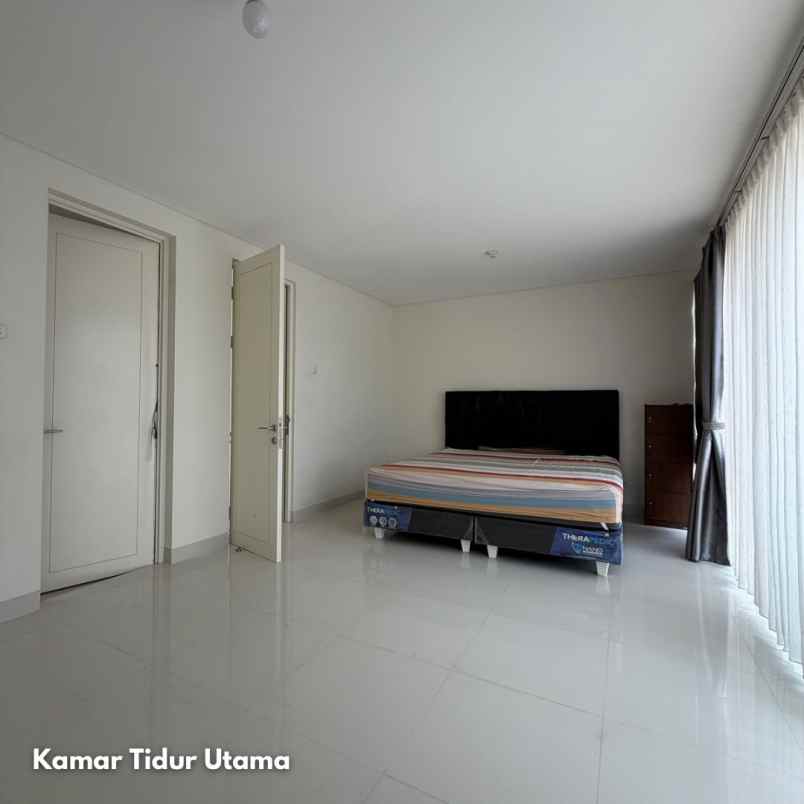 dijual rumah grand pakuwon