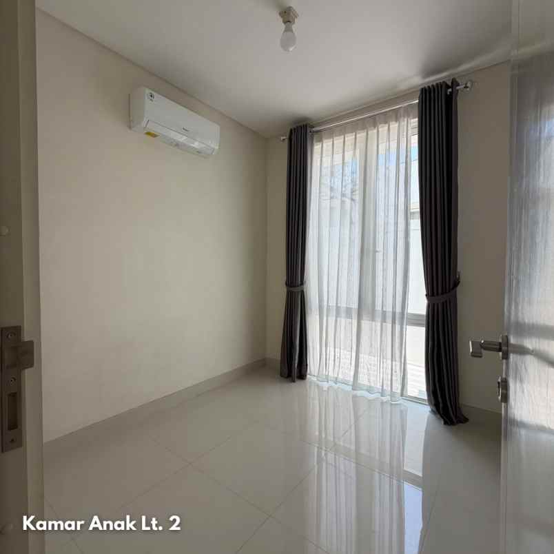 dijual rumah grand pakuwon