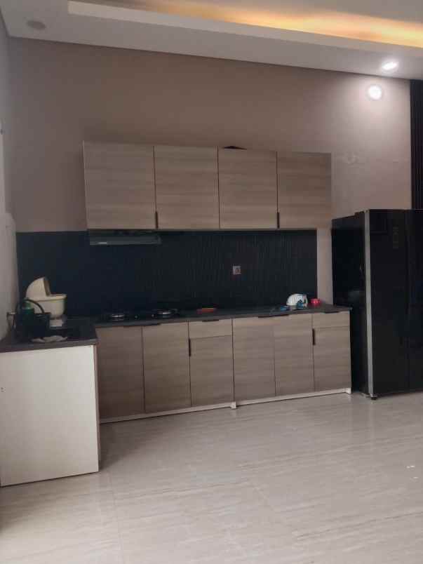 dijual rumah green ara residence
