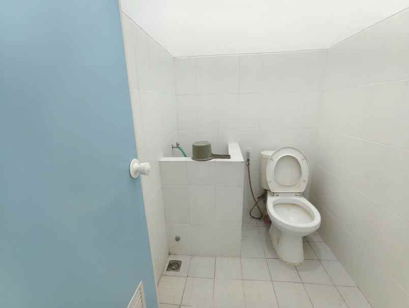 dijual rumah green lake wonorejo