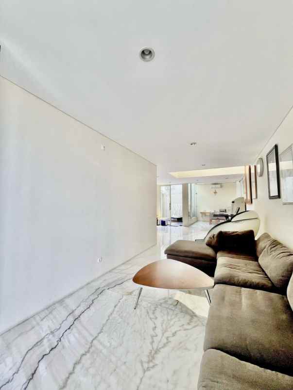 dijual rumah greenlake citraland