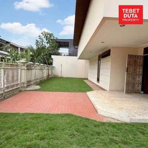 dijual rumah gudang peluru