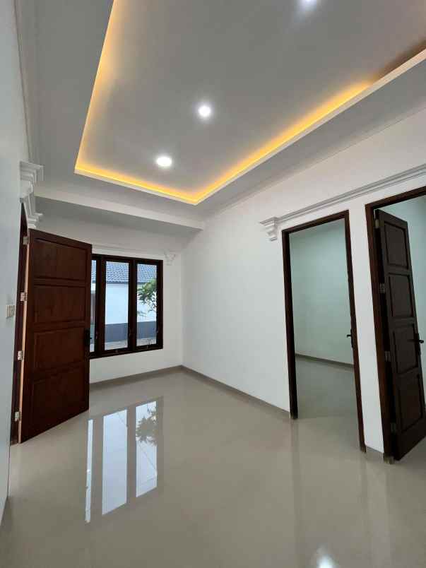 dijual rumah gunung pati