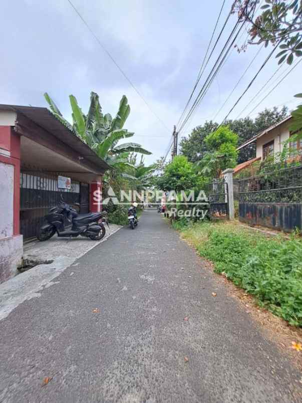 dijual rumah hitung tanah saja di kukusan depok