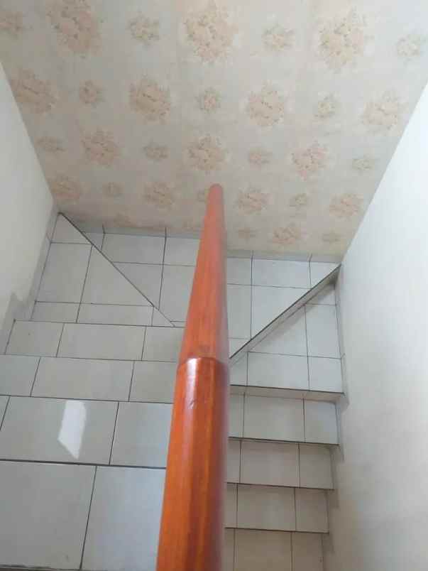 dijual rumah hook 2 lantai di legenda wisata cibubur