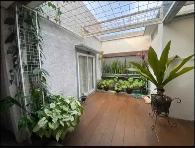 dijual rumah hook asri di pasteur bandung