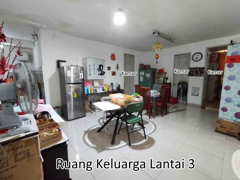 dijual rumah hook di bukit mediterania jakarta utara