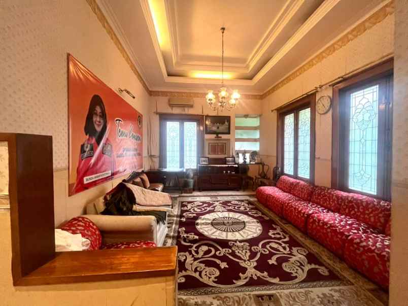 dijual rumah hook mewah bintaro kolam renang