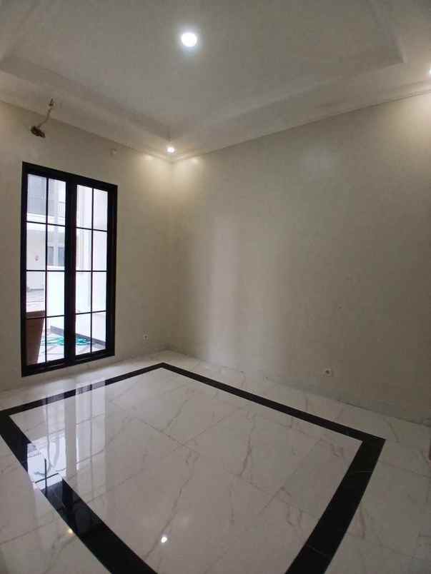 dijual rumah jagakarsa jaksel