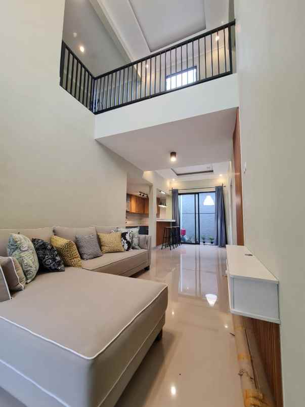 dijual rumah jaka setia