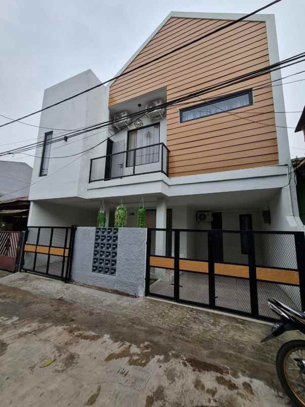 dijual rumah jaka setia
