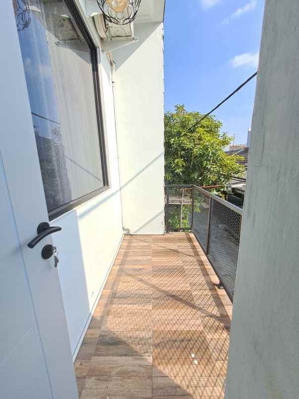 dijual rumah jaka setia