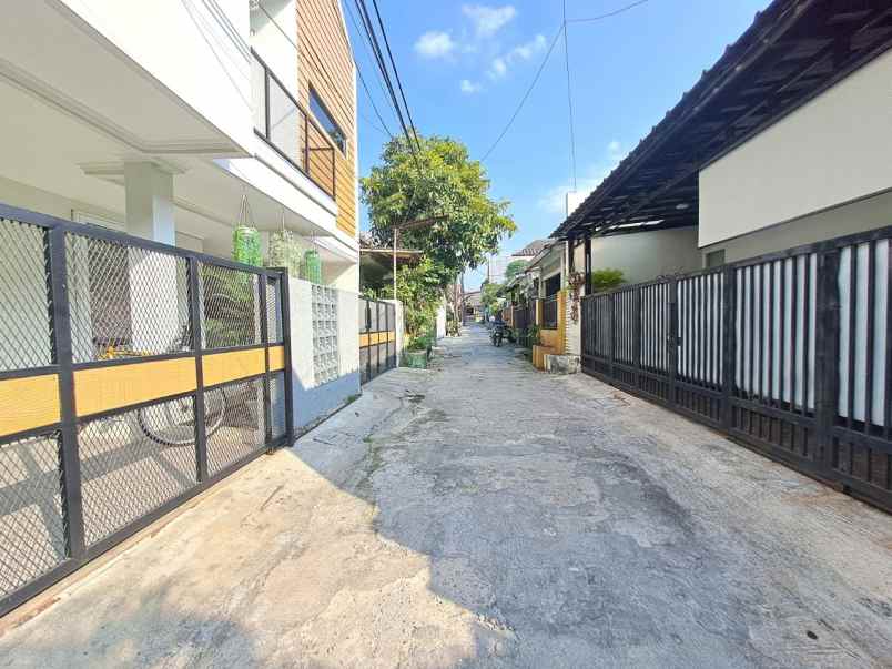 dijual rumah jaka setia