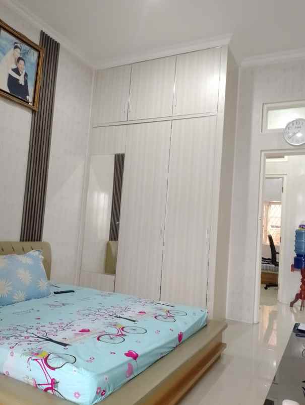 dijual rumah jaka setia bekasi selatan
